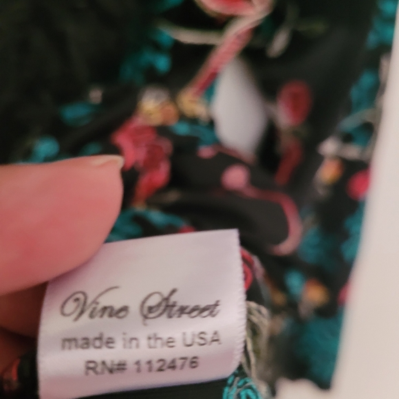 VTG VINE STREET Cardigan M Velvet Floral Embroidered Boho Whimsigoth Whitchy - Picture 12 of 17